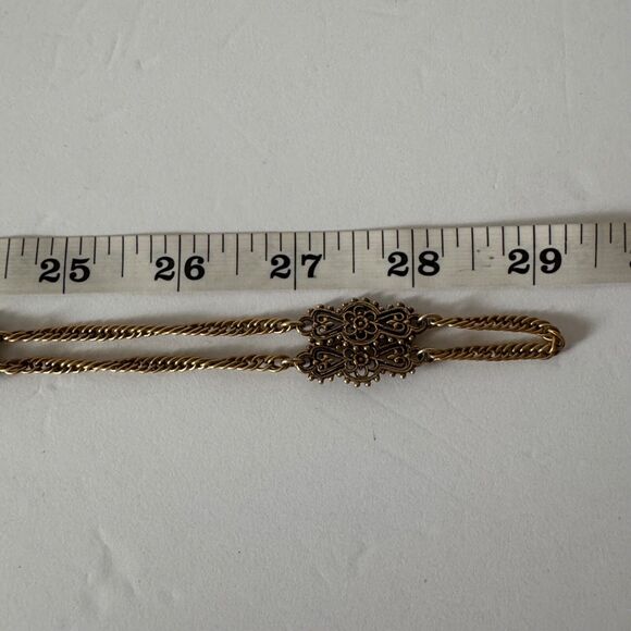 Accessocraft N.Y.C. Necklace Ornate Filigree Central Floral Motif. Gold Tone - Picture 6 of 6